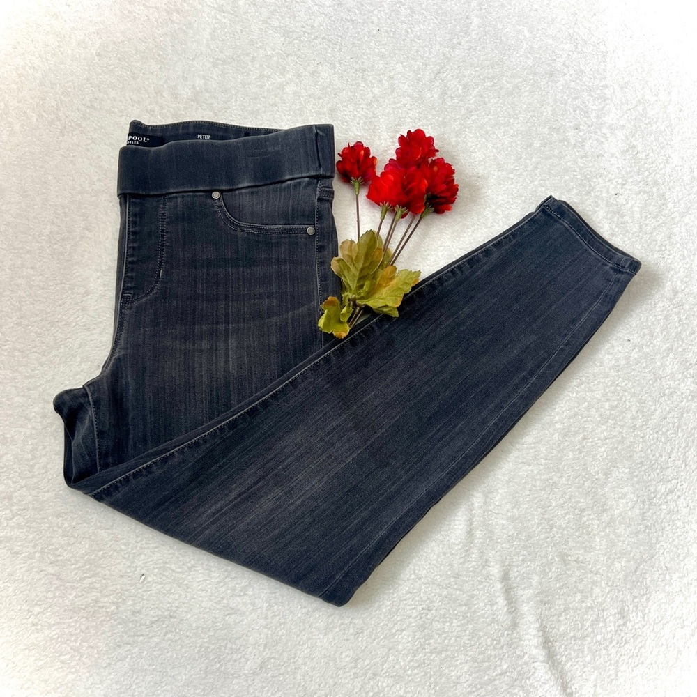 Liverpool Pull-On Grey Skinny Jean/Jegging - Size 8/29P (measures appx 32")